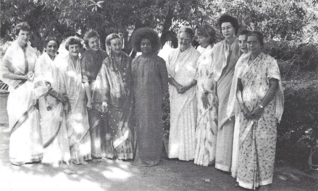 rare pictures of sathya sai baba