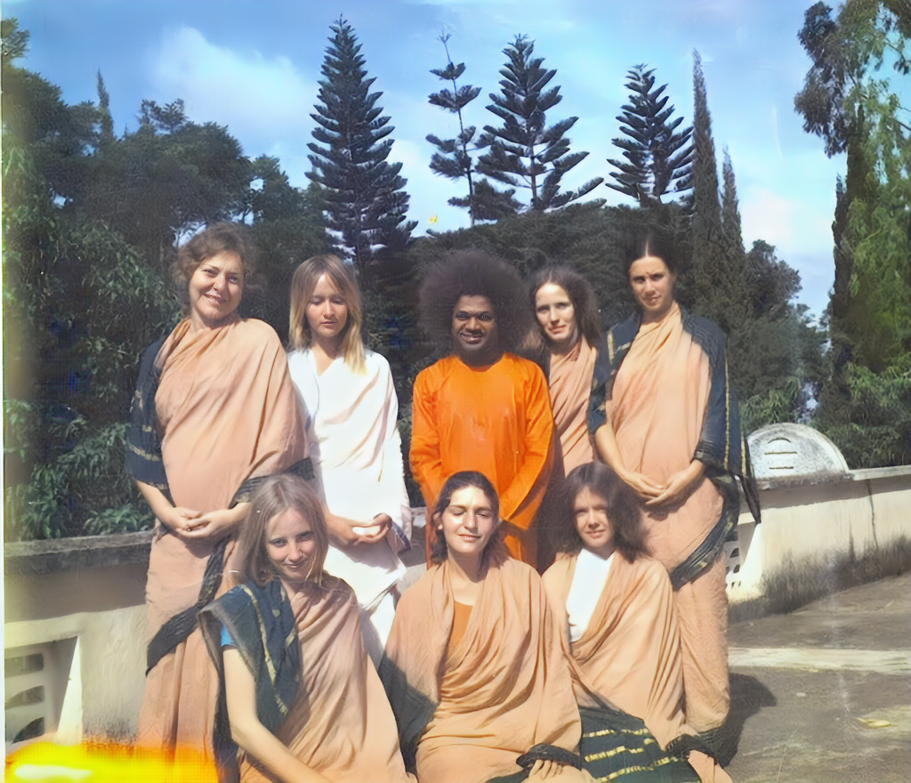 Early Western devotees of Sathya Sai Baba from the 1970s to the 1980s –  Ashrams of India